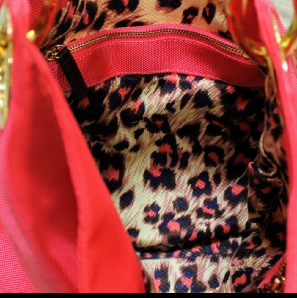 Nice shoulder bag. - Picture 2 of 5
